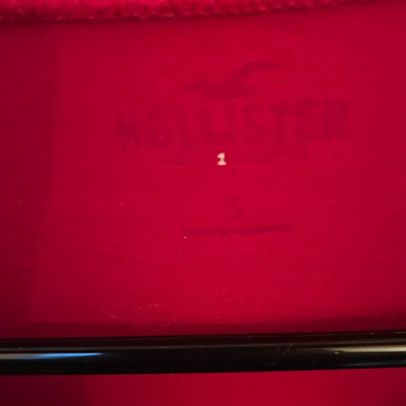 Hollister Small Red Cropped Shirt - Picture 3 of 3